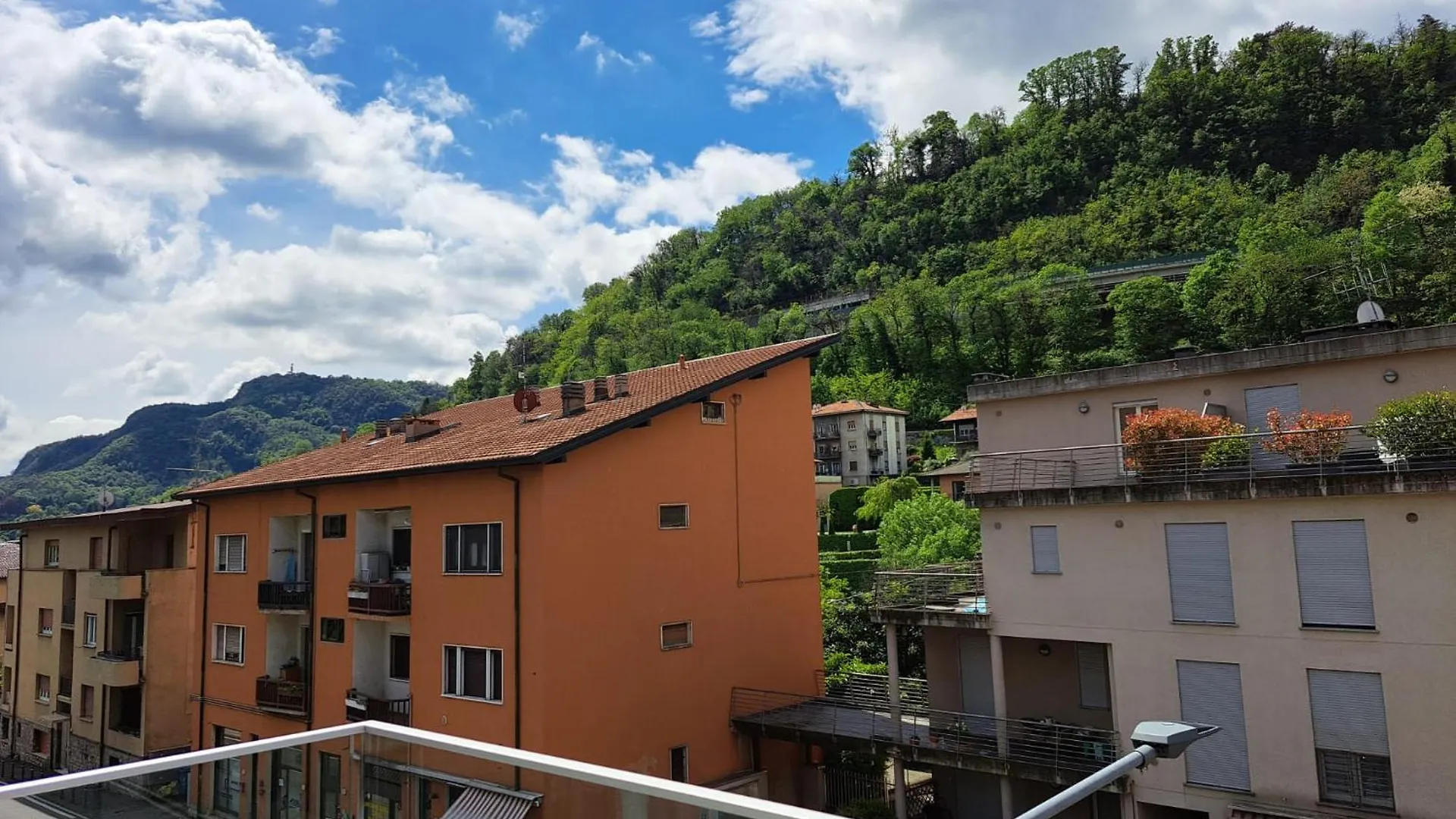 Lario Suite Apartments By Quokka 360 - With Parking Next To Como City