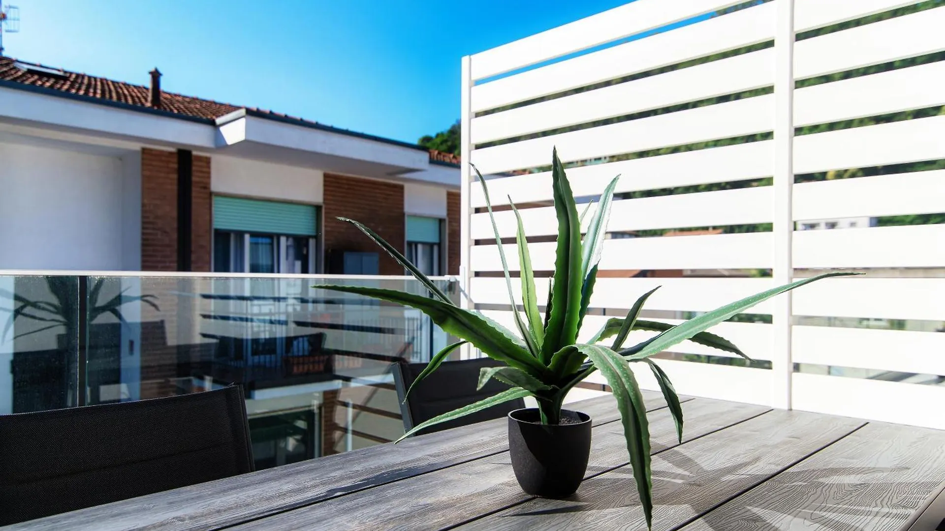 Lario Suite Apartments By Quokka 360 - With Parking Next To Como City Italy