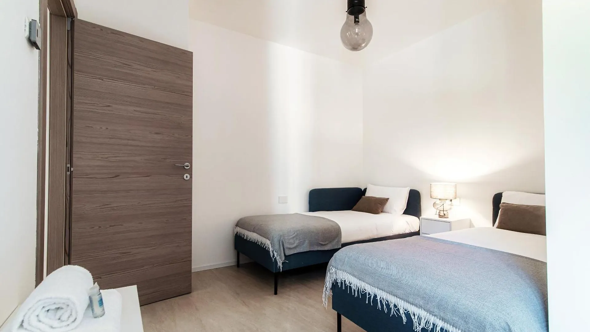 Lario Suite Apartments By Quokka 360 - With Parking Next To Como City