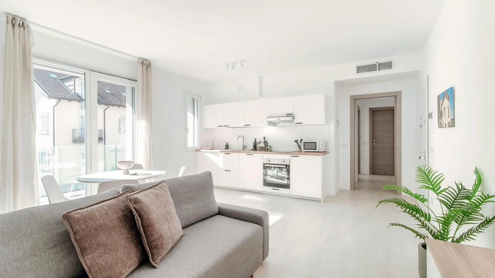Lario Suite Apartments By Quokka 360 - With Parking Next To Como City 0*,