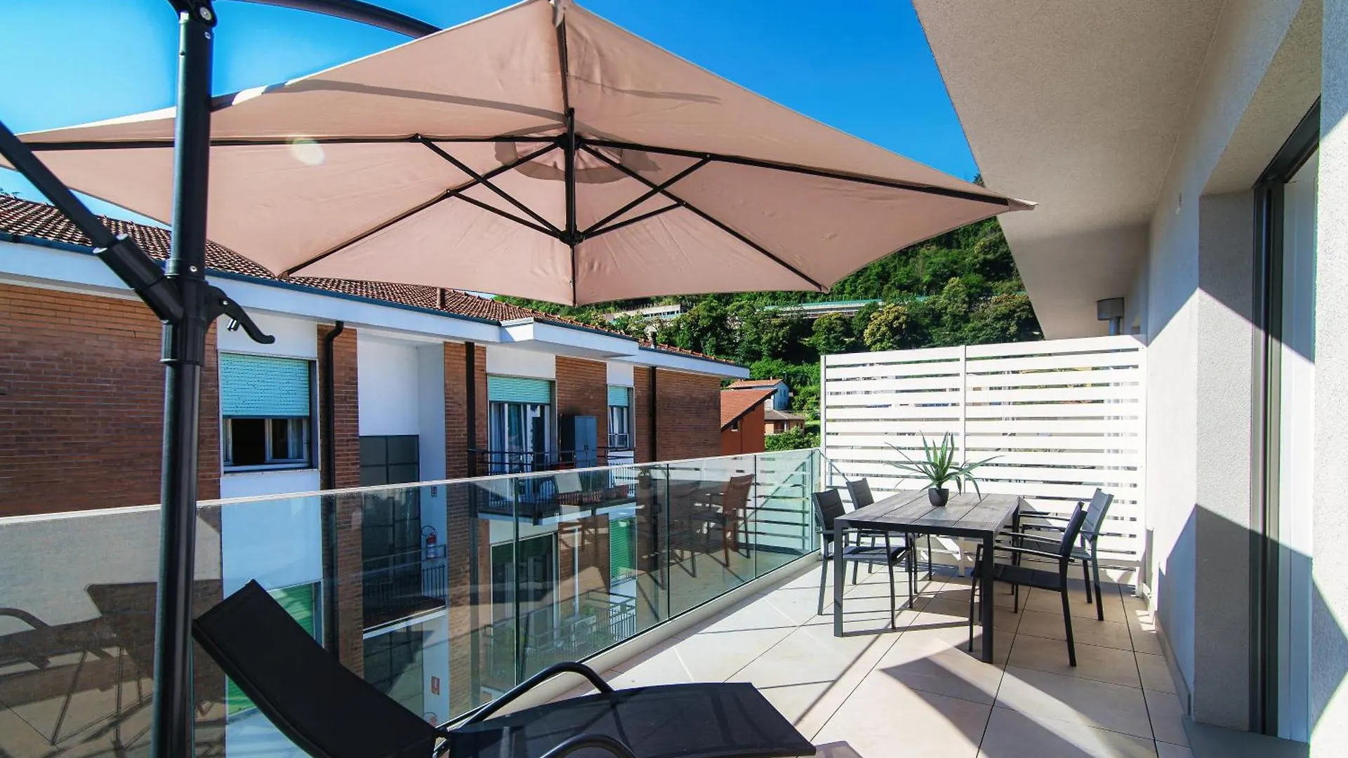 Lario Suite Apartments By Quokka 360 - With Parking Next To Como City