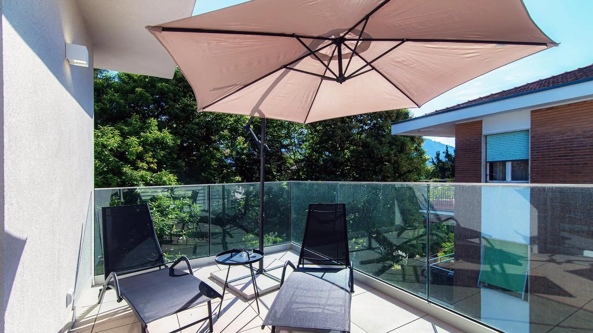 Lario Suite Apartments By Quokka 360 - With Parking Next To Como City