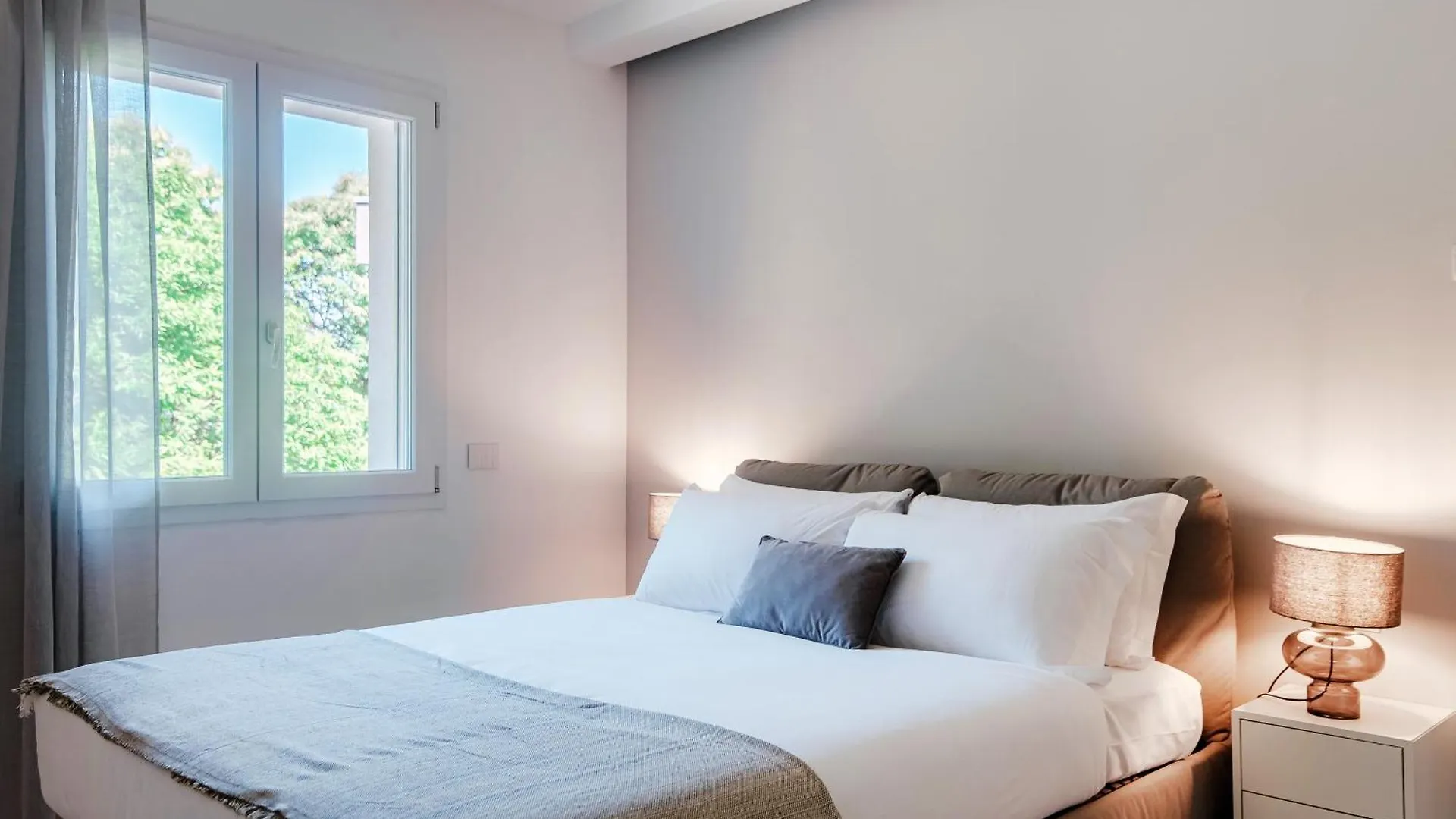 Lario Suite Apartments By Quokka 360 - With Parking Next To Como City 0*,  Italy
