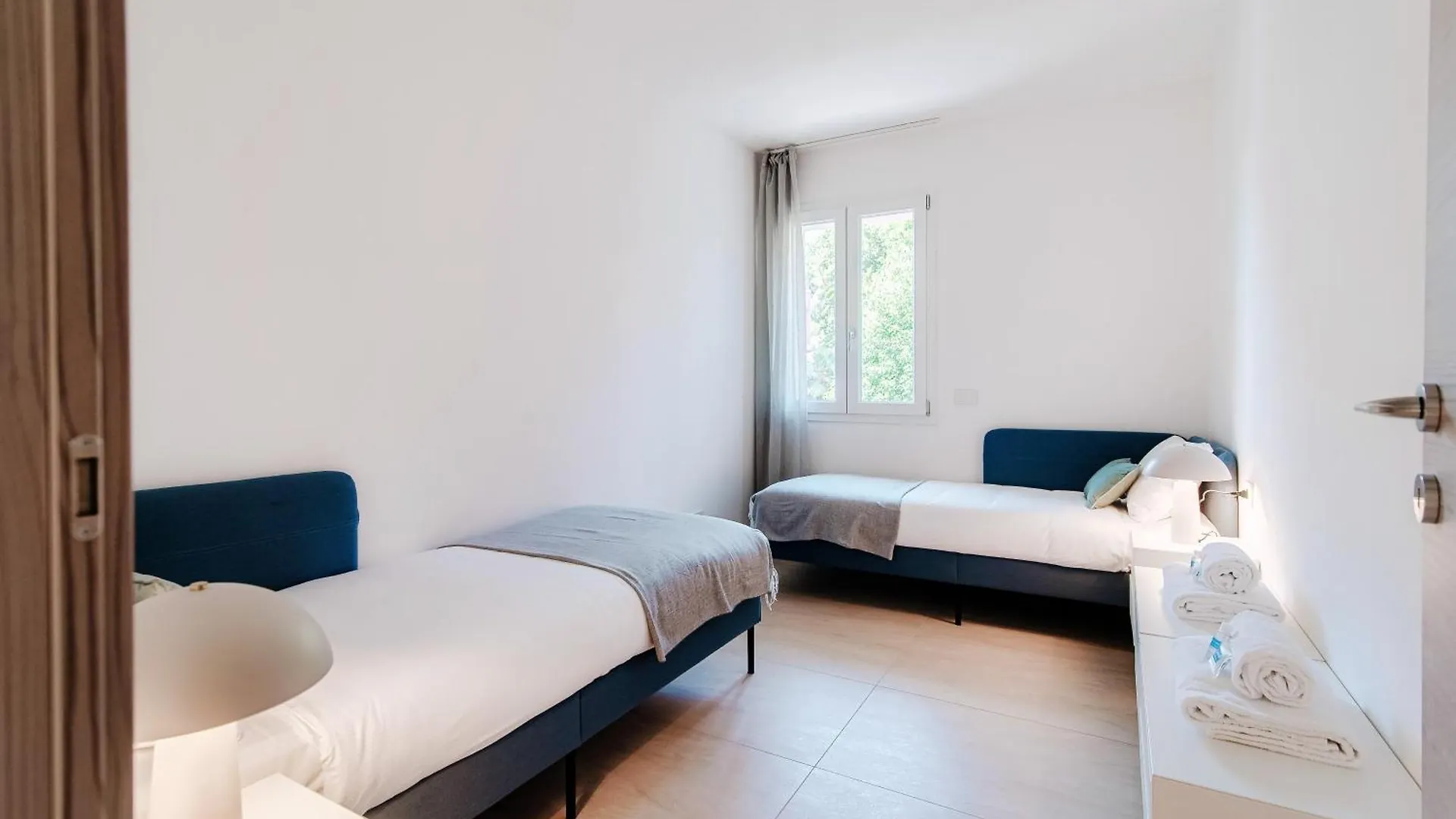 Lario Suite Apartments By Quokka 360 - With Parking Next To Como City Italy